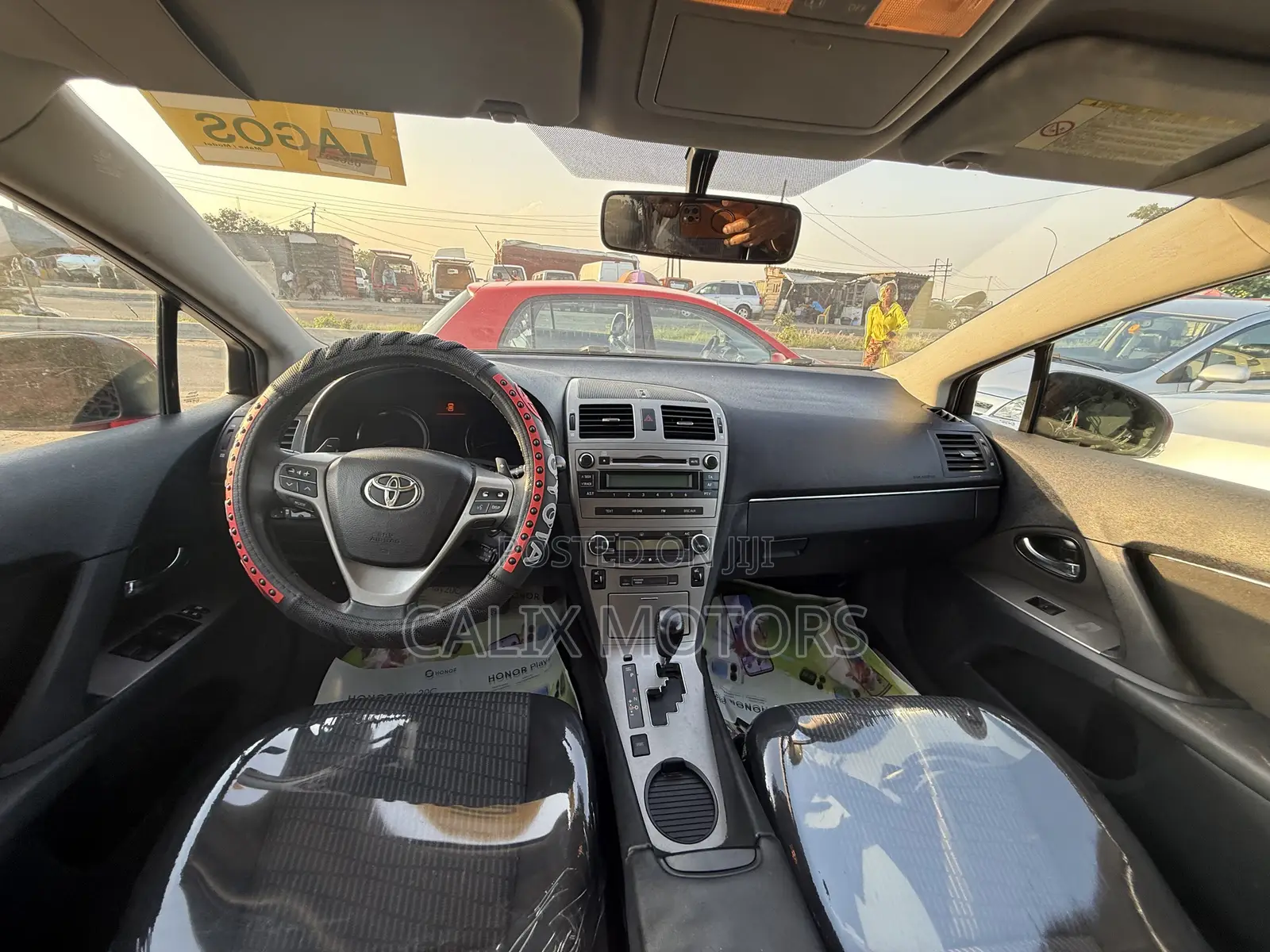 Toyota Avensis 2012 Red