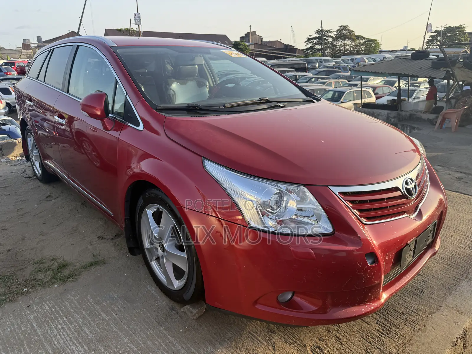Toyota Avensis 2012 Red