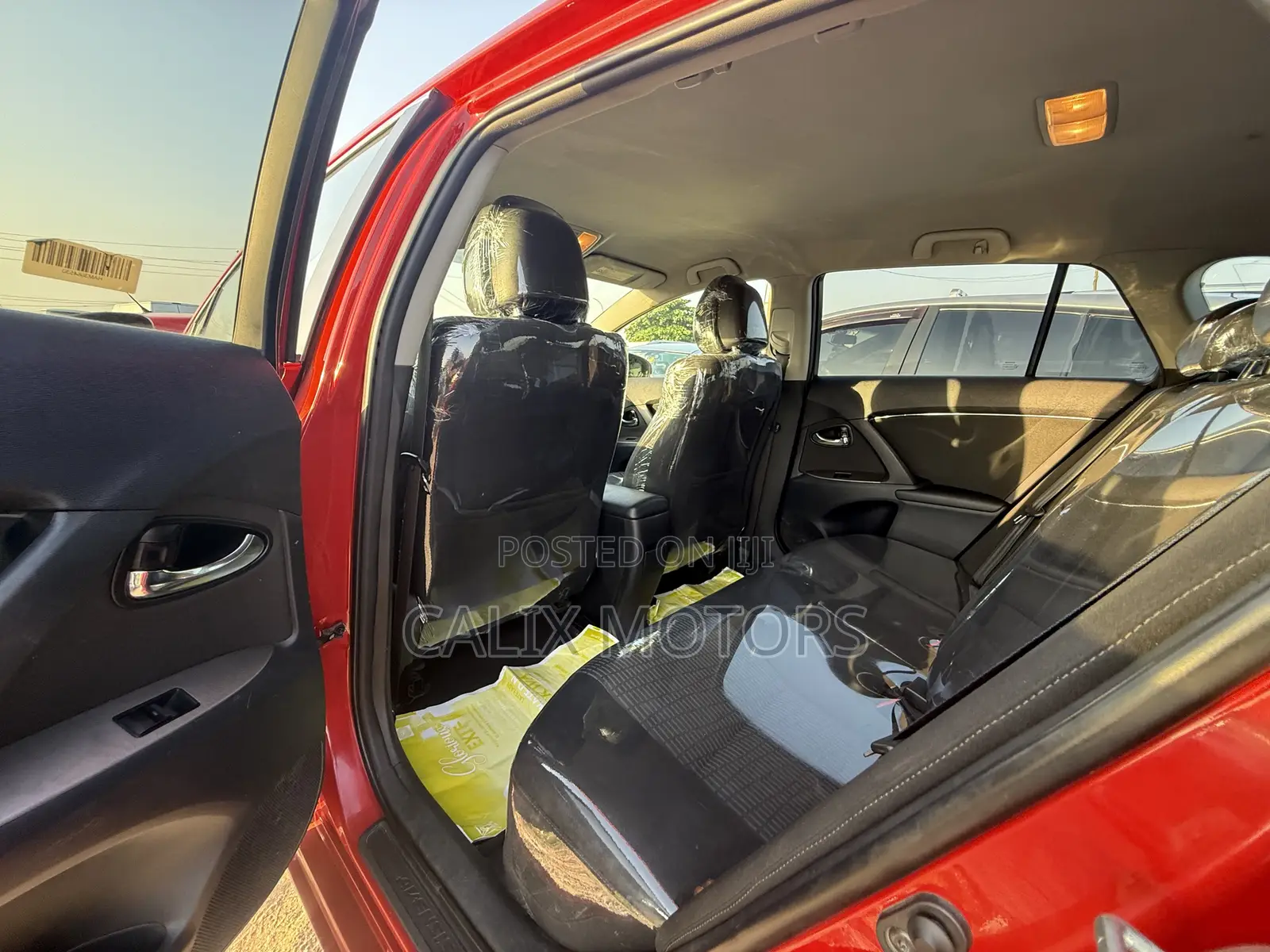 Toyota Avensis 2012 Red