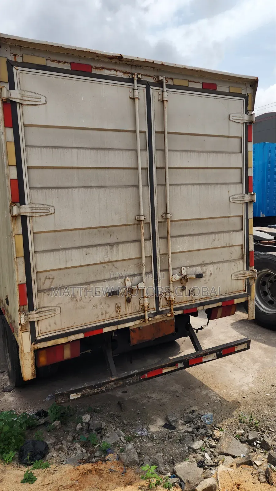 Foreign Used Sinotruk Howo Box Body Cargo Truck