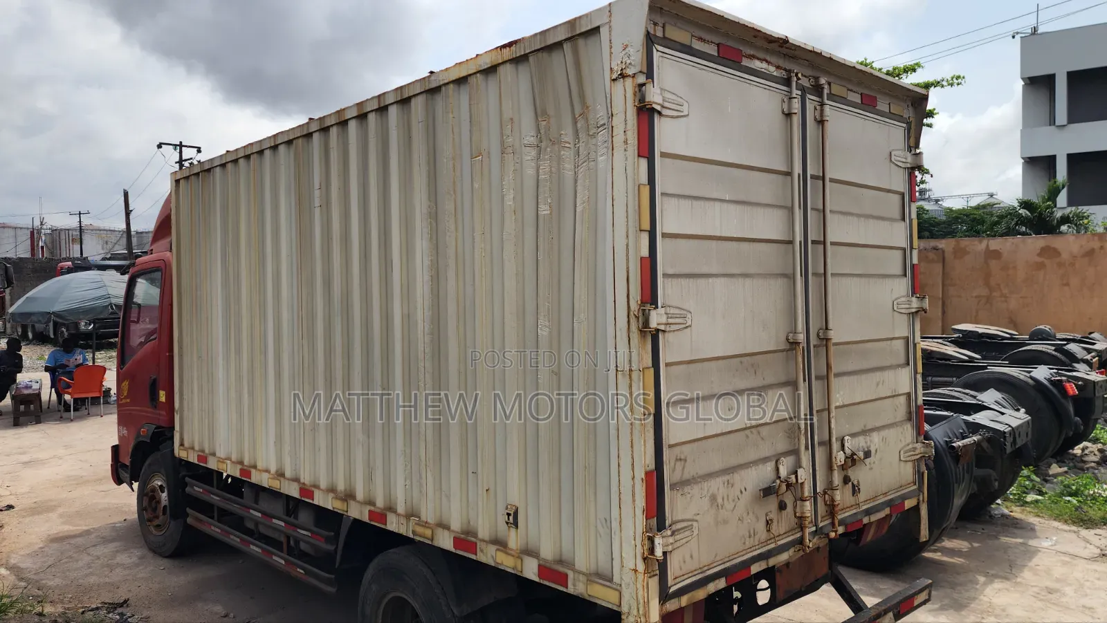 Foreign Used Sinotruk Howo Box Body Cargo Truck