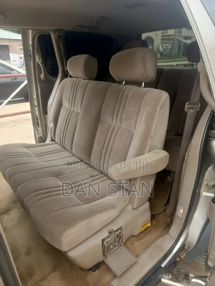 Toyota Sienna 2002 Gold