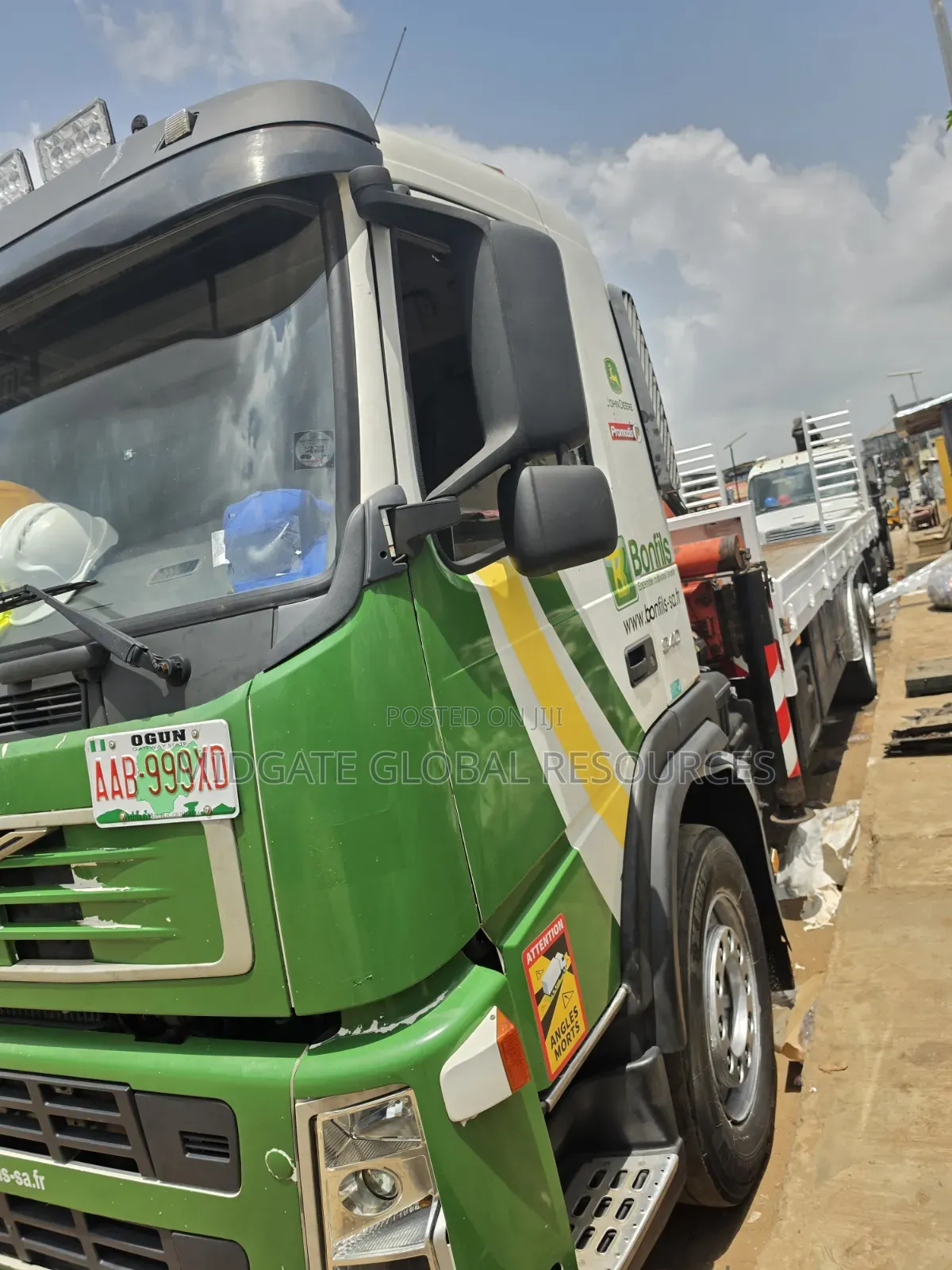 Long Platform Crane Truck (HIAB) for Hire