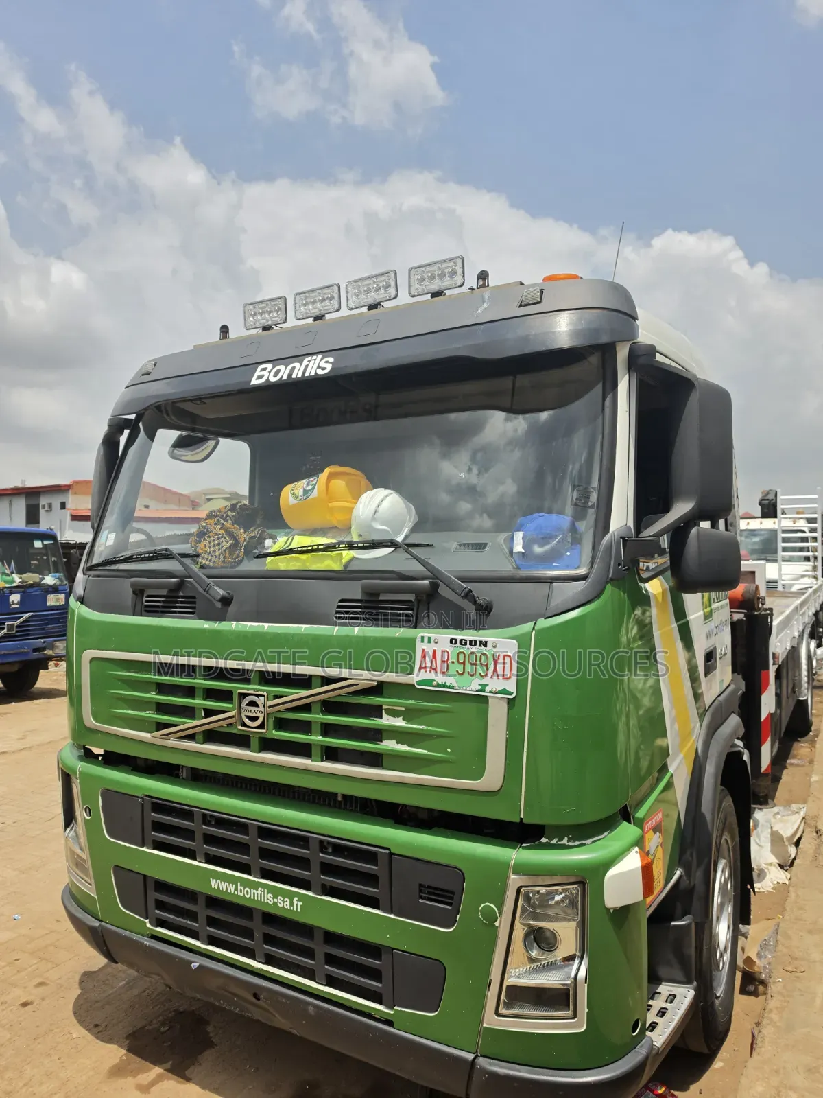 Long Platform Crane Truck (HIAB) for Hire