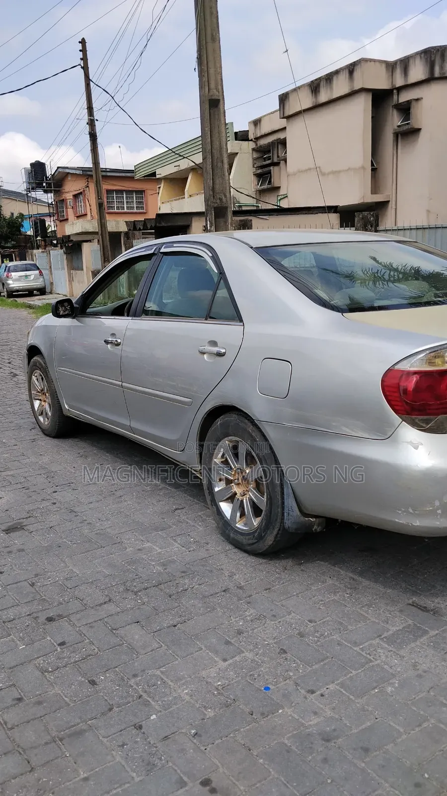 Toyota Camry LE 4dr Sedan (2.4L 4cyl 5A) 2005 Silver