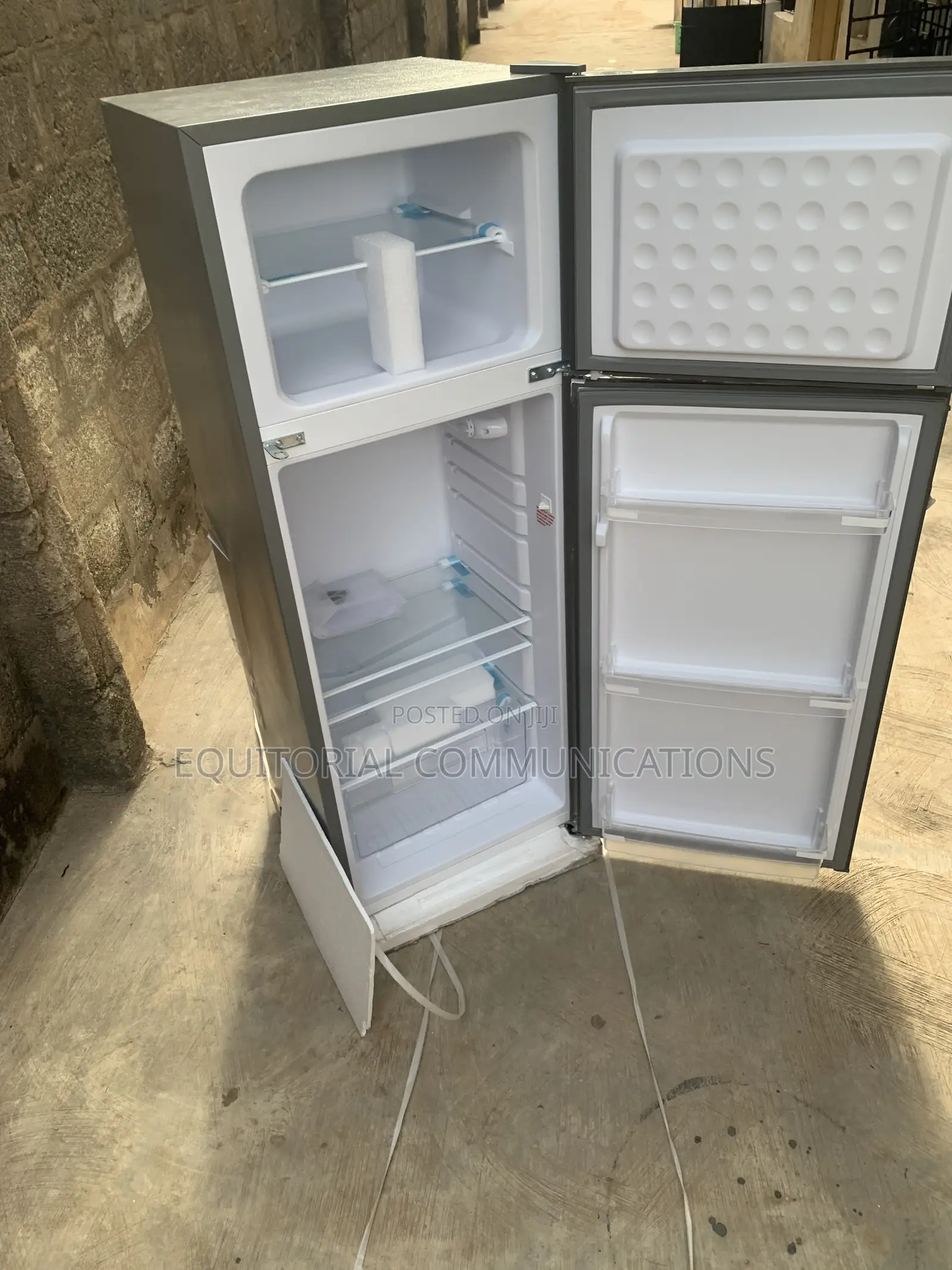 SKYRUN 200L Fridge for Organized Food Storage