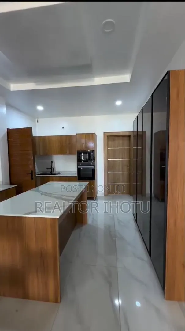 3bdrm Block of Flats in Katampe (Main) for sale