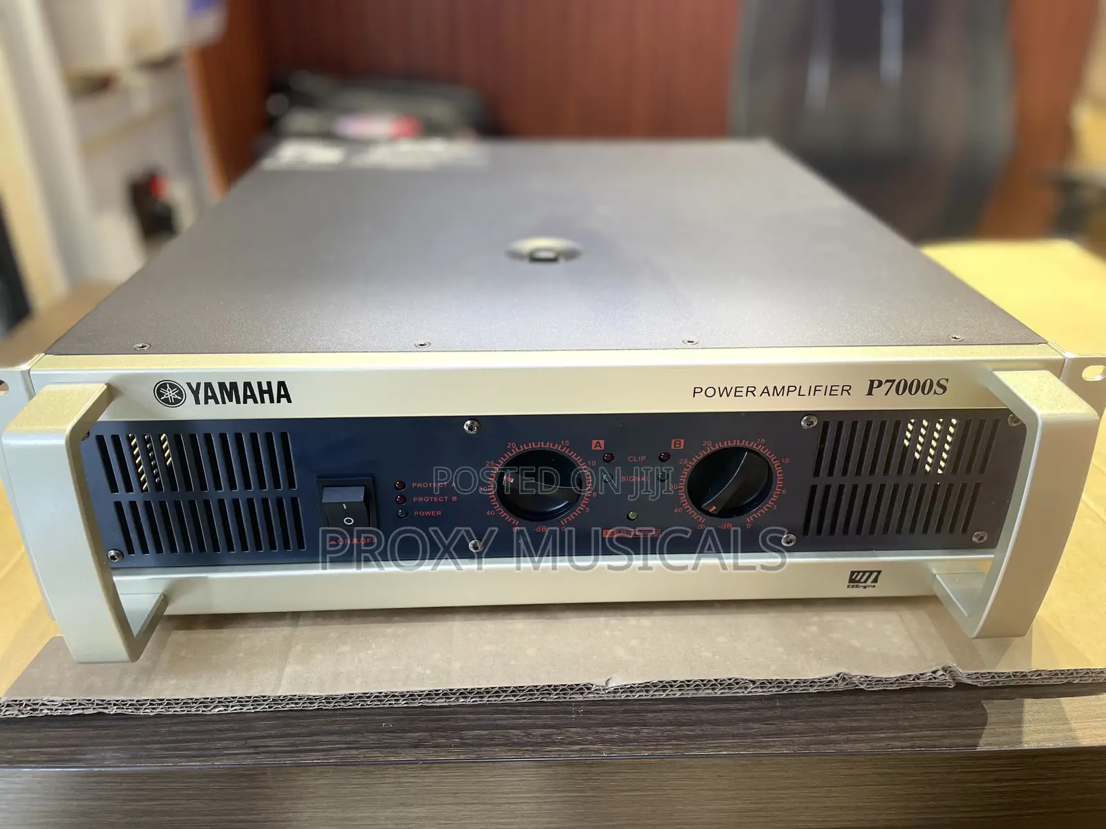 Original Yamaha P7000s High-Output Dual-Channel Power Amplifier