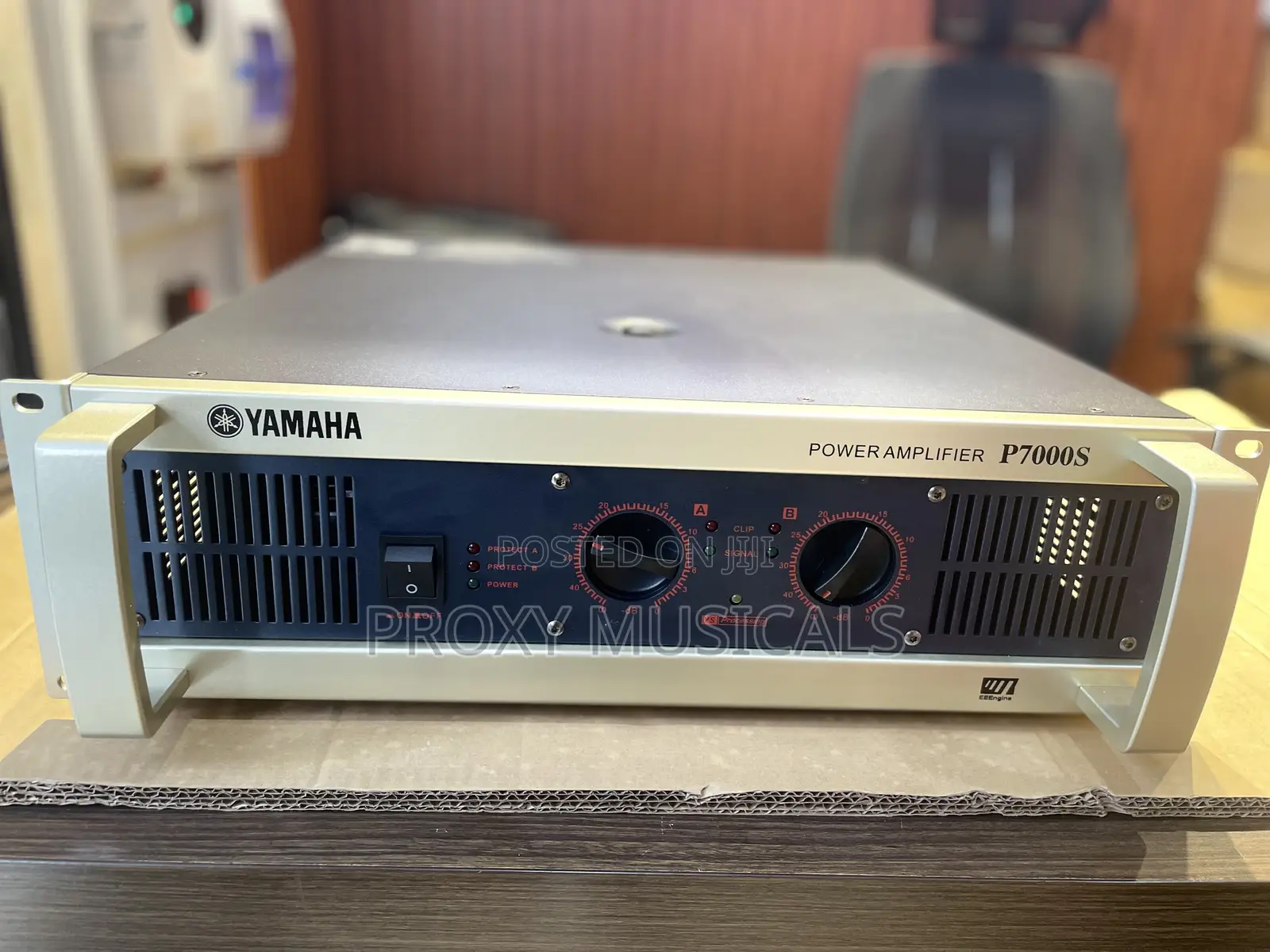 Original Yamaha P7000s High-Output Dual-Channel Power Amplifier