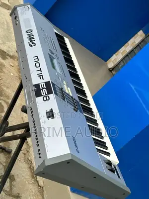 Yamaha Motif ES8 Electronic Keyboard UK Used