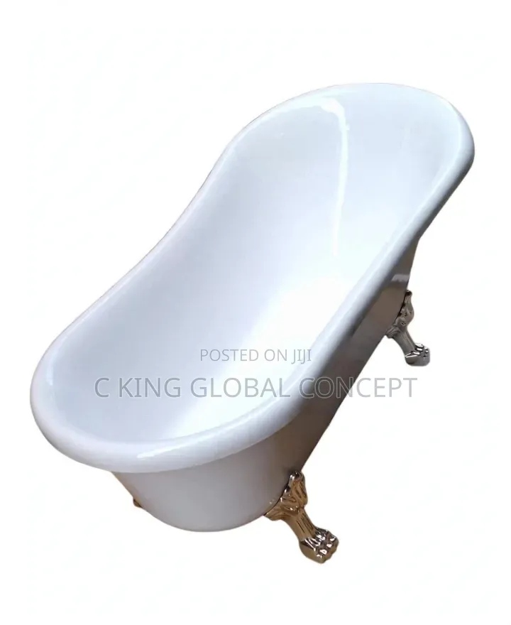 Brand New Luxury Freestanding Bathtub - White With Silver Feet