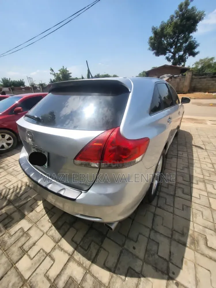 Toyota Venza 2010 Silver