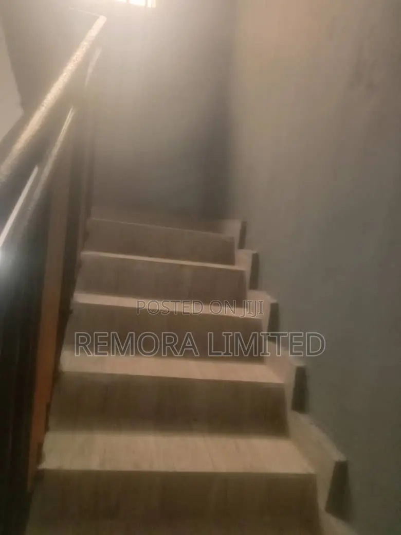 3bdrm Block of Flats in Akesan for rent