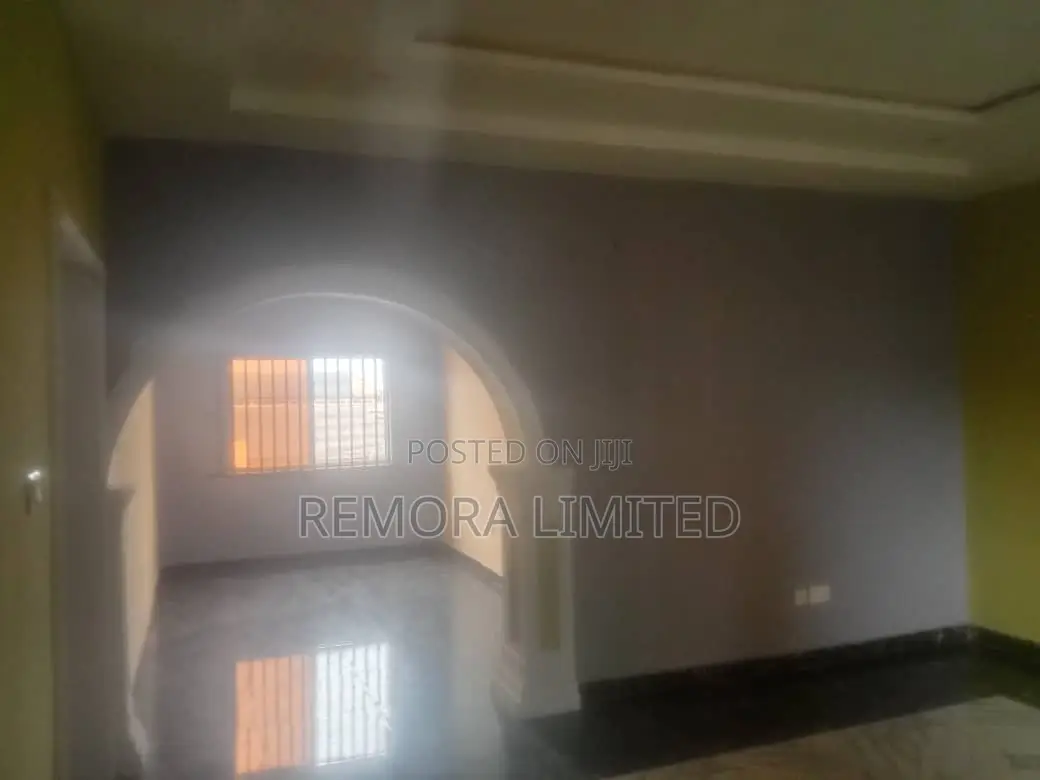 3bdrm Block of Flats in Akesan for rent