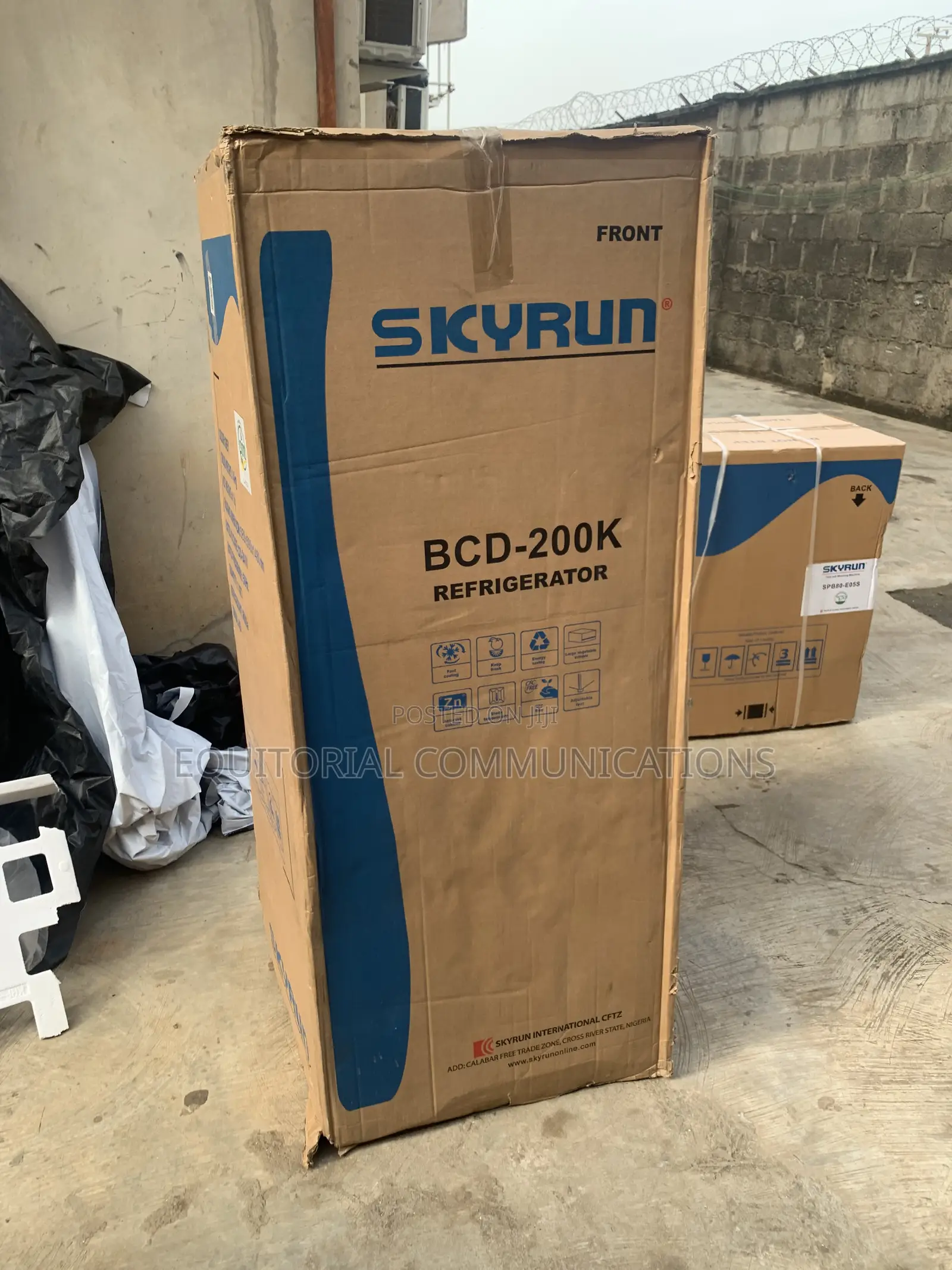 SKYRUN 200L Refrigerator for Chilled Drinks and Groceries