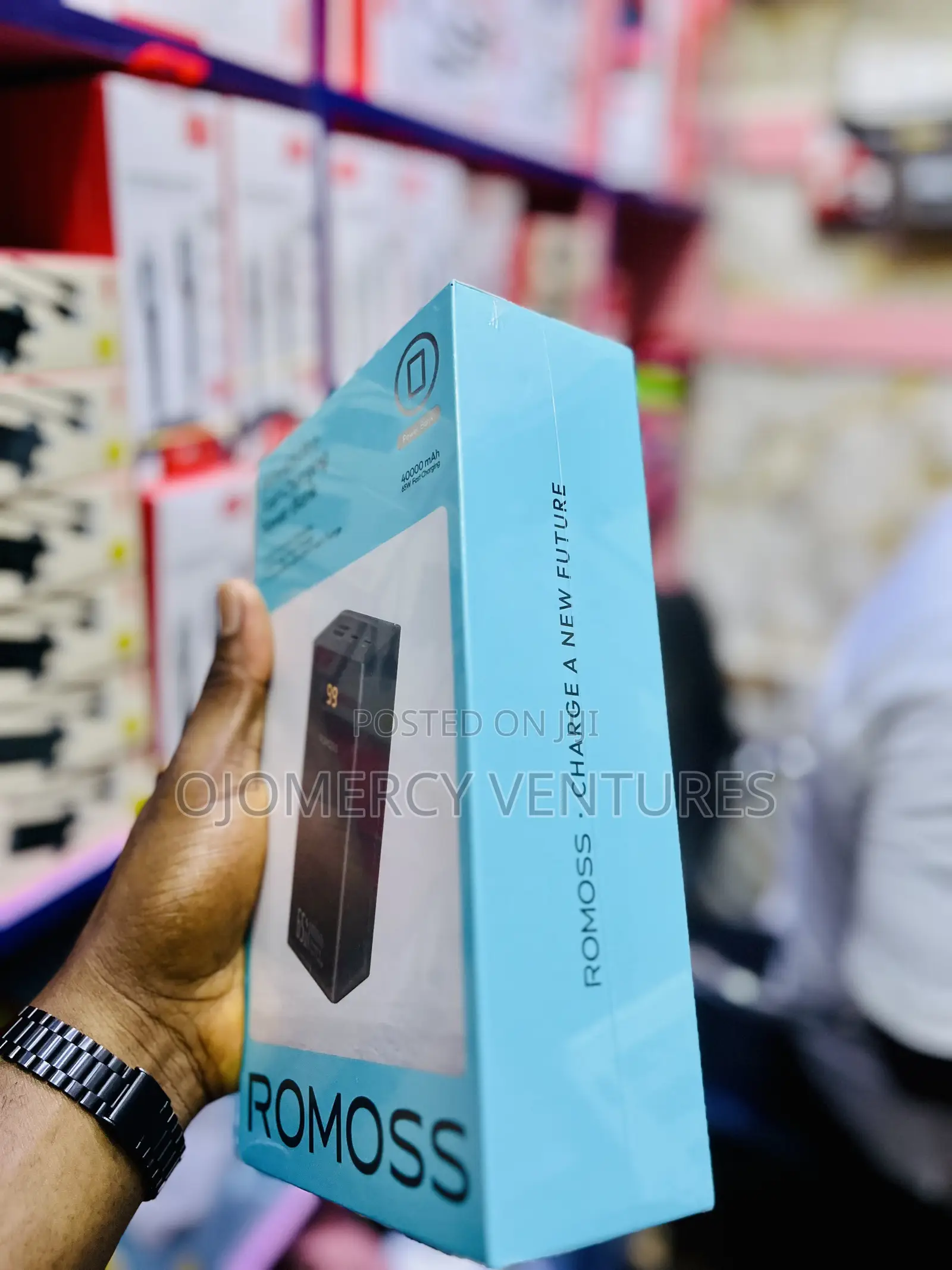 Romoss PEA40S Pro 40,000mAh 65W Fast Charging Power Bank.