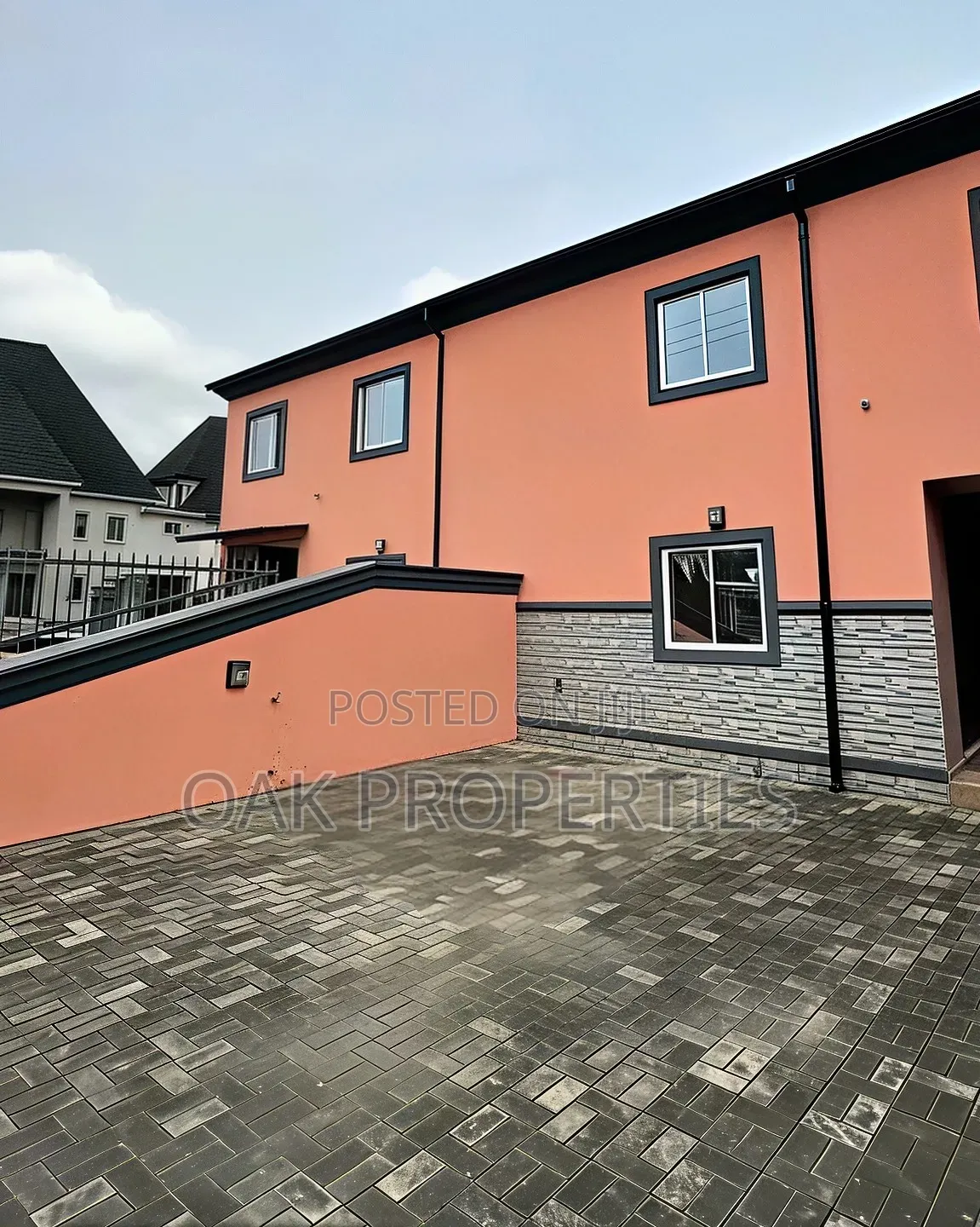 3bdrm Duplex in Naf Harmony Estate, Eliozu for rent