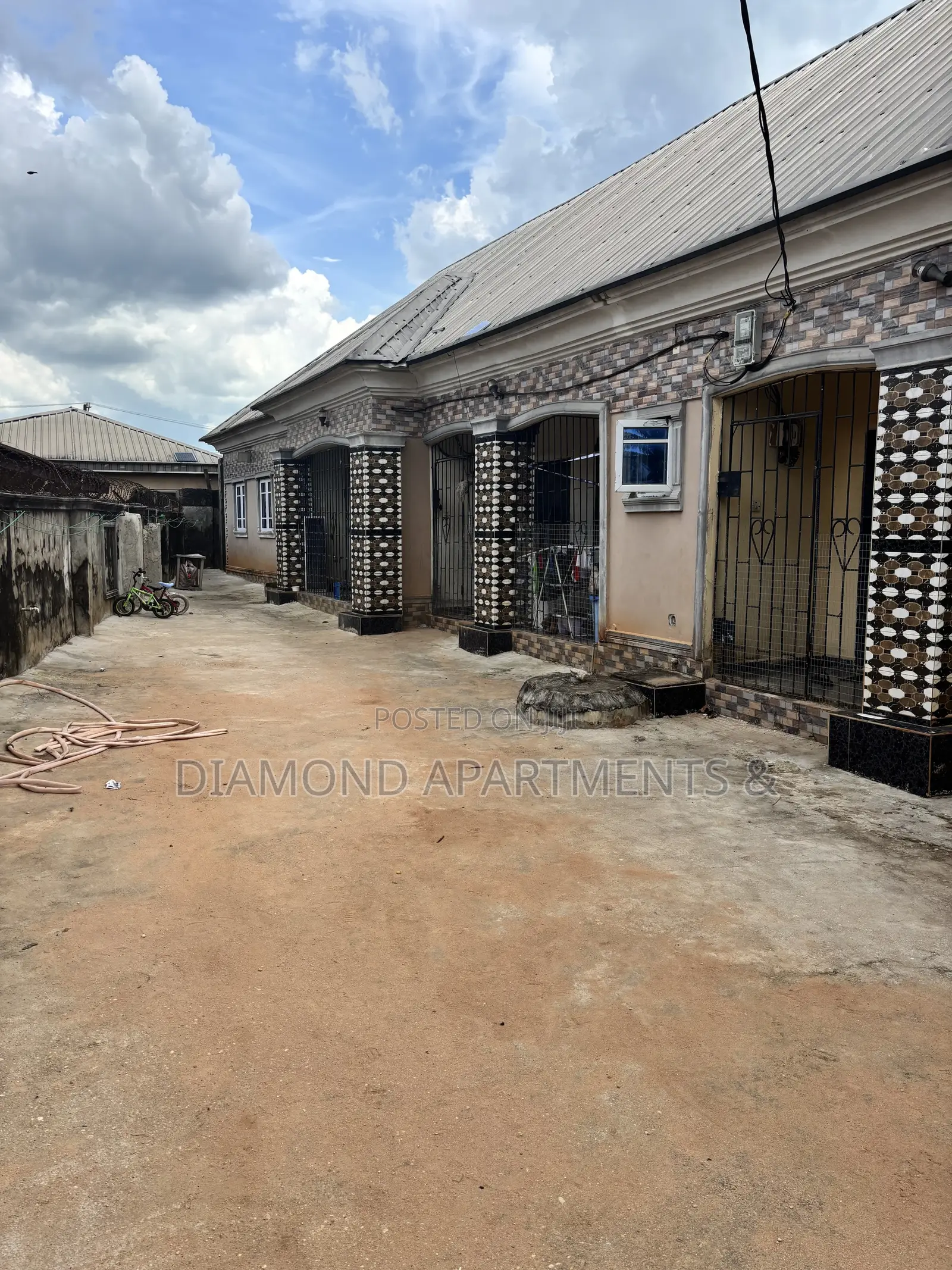 3bdrm Block of Flats in Diamond Apartments, Ethiope East for sale