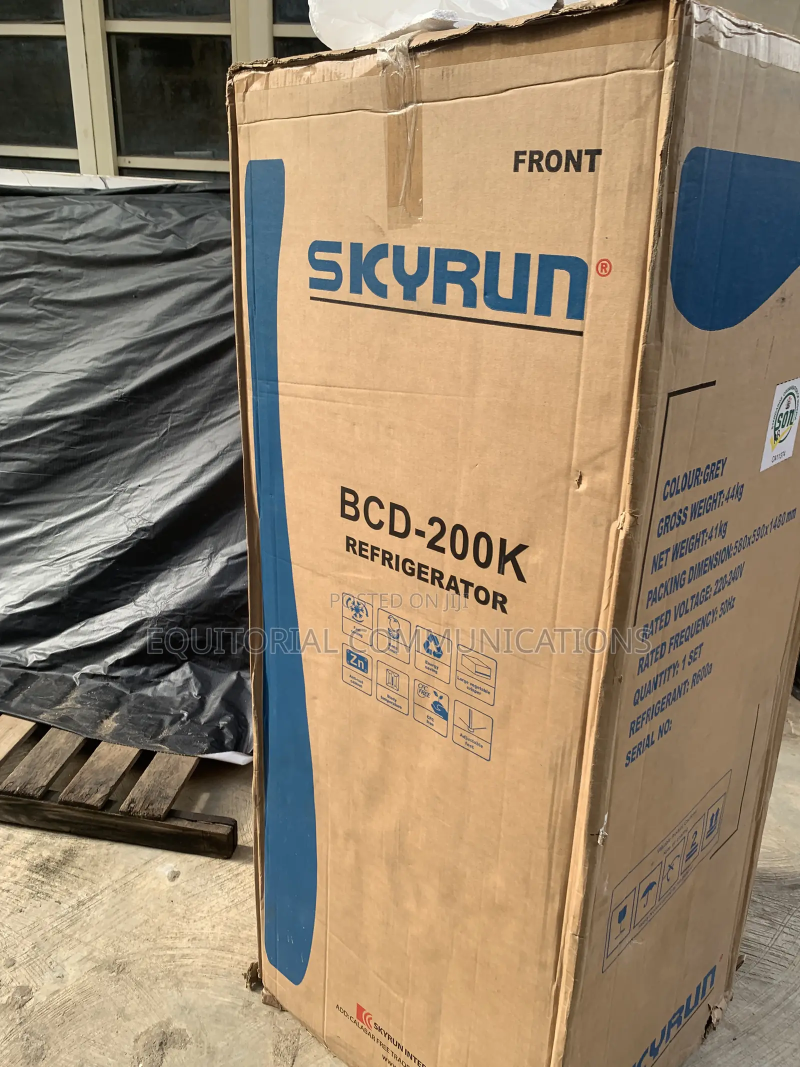 SKYRUN 200L Fridge for Chilled Food and Drinks