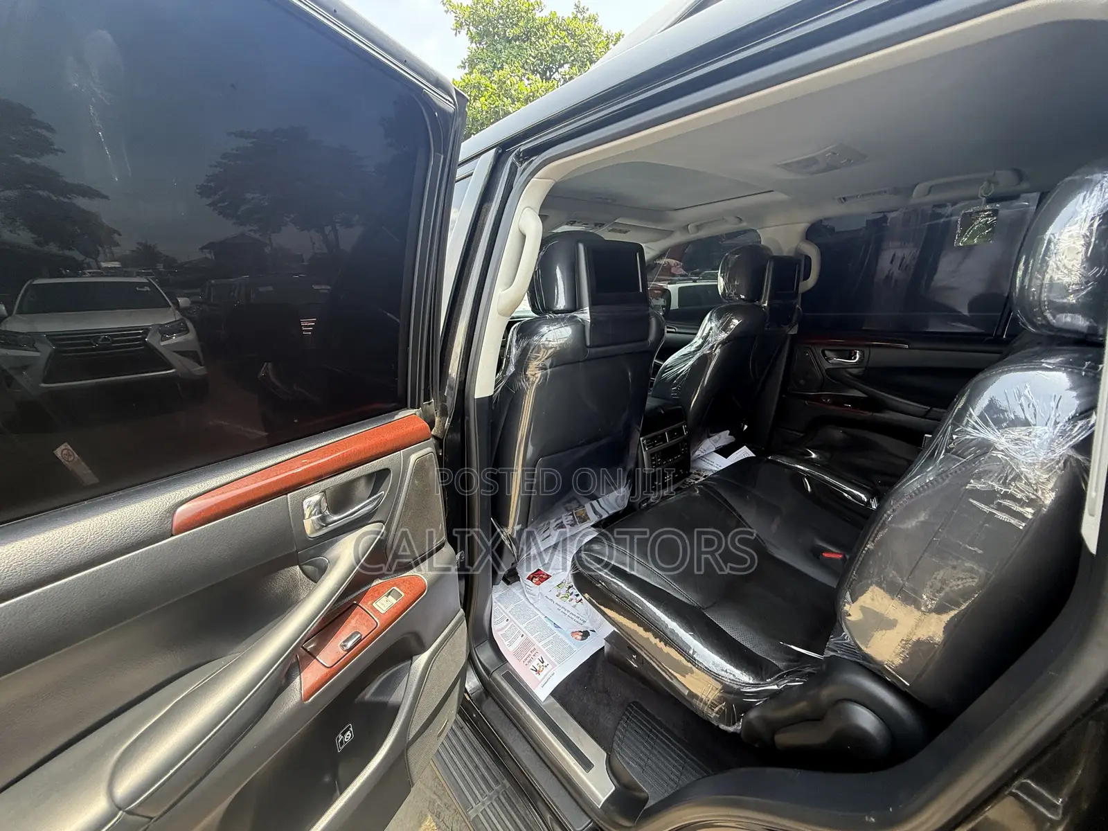 Lexus LX 2016 Black
