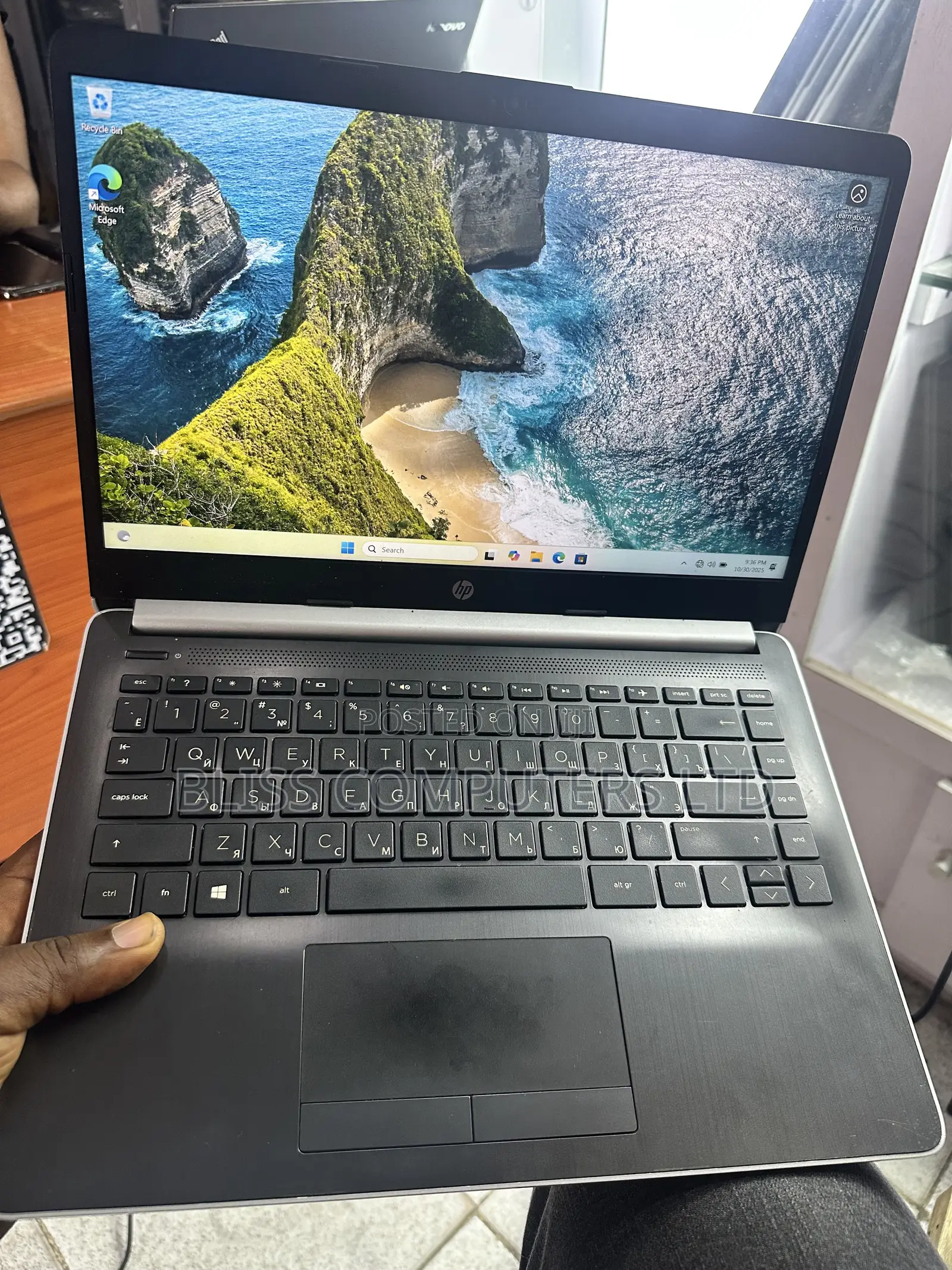 Laptop HP 14-dq1025cl 8GB Intel Core i3 HDD 1T