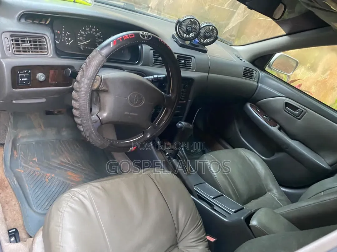 Toyota Camry Automatic 1999 Silver