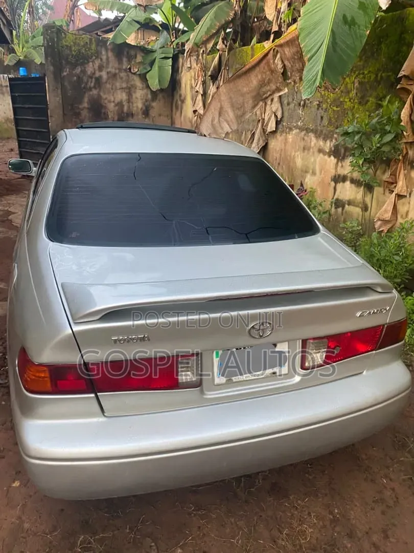 Toyota Camry Automatic 1999 Silver