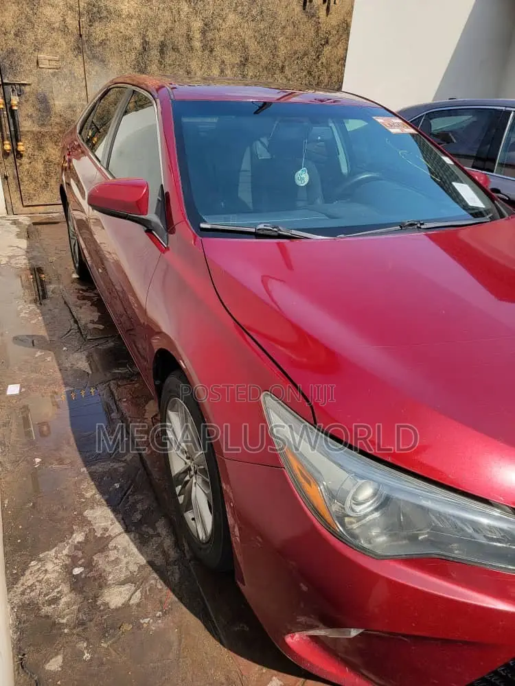 Toyota Camry SE 4dr Sedan (2.5L 4cyl 6A) 2015 Red