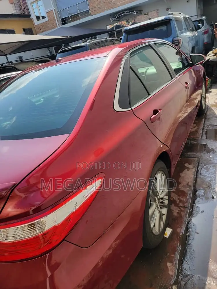 Toyota Camry SE 4dr Sedan (2.5L 4cyl 6A) 2015 Red