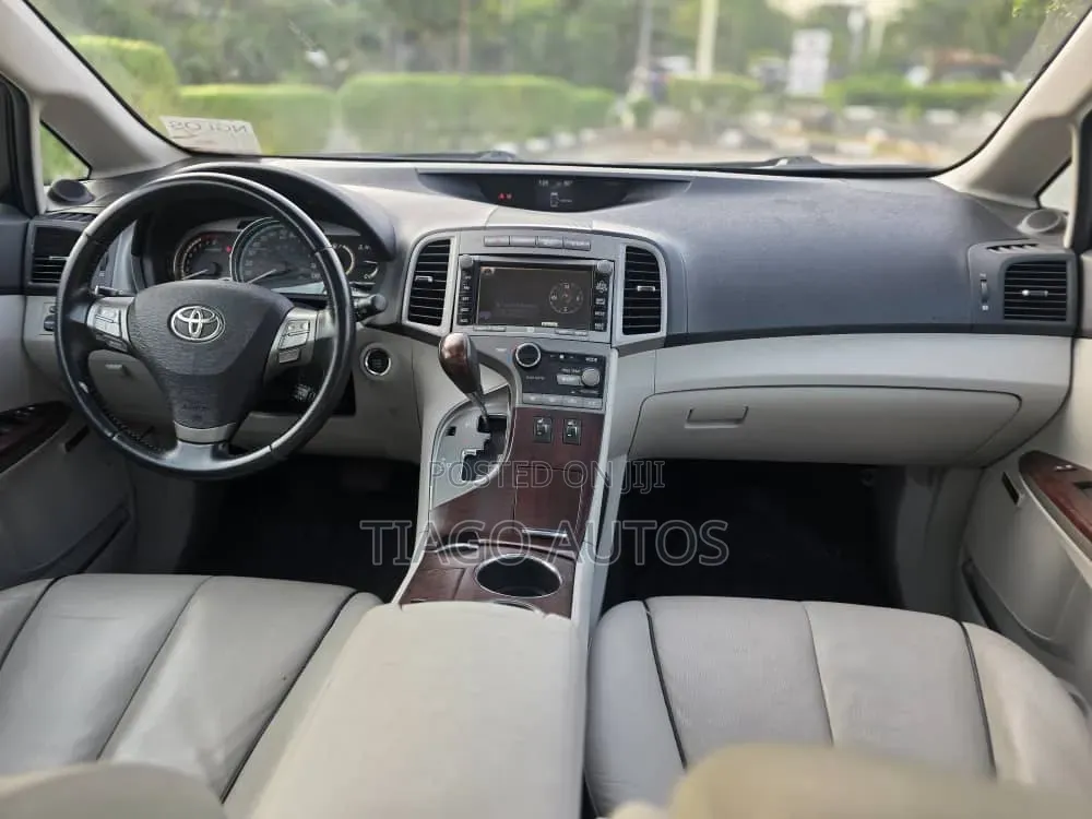 Toyota Venza XLE 2010 Blue