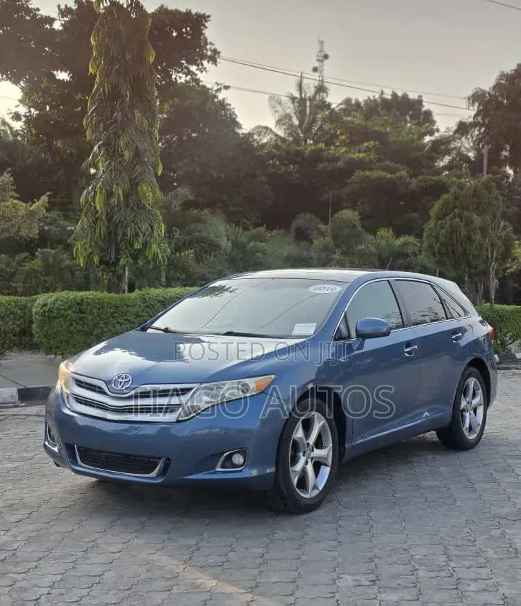 Toyota Venza XLE 2010 Blue