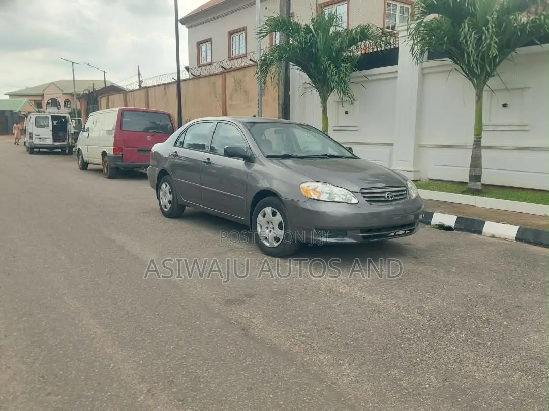 Toyota Corolla LE 2005 Gray