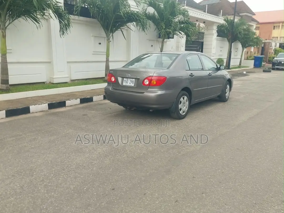 Toyota Corolla LE 2005 Gray