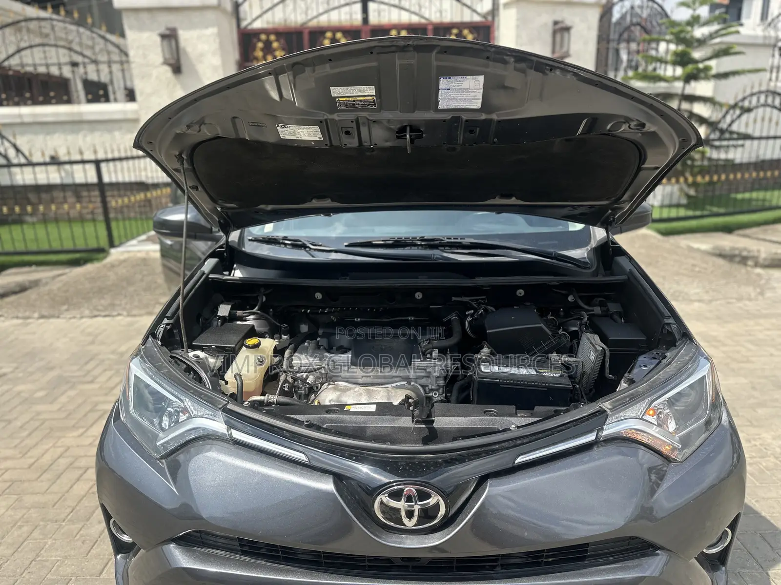 Toyota RAV4 LE AWD (2.5L 4cyl 6A) 2017 Gray