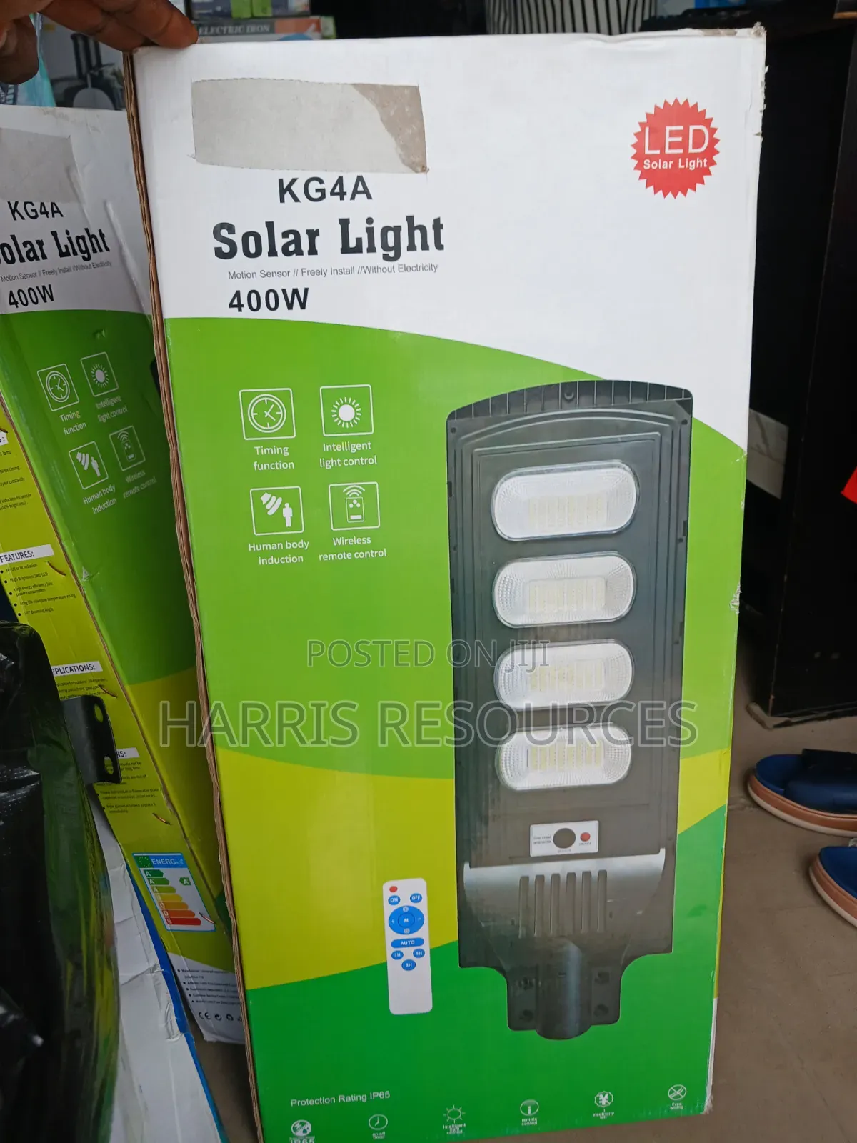 KG4A 400W LED Solar Street Light With Motion Sensor & Remote