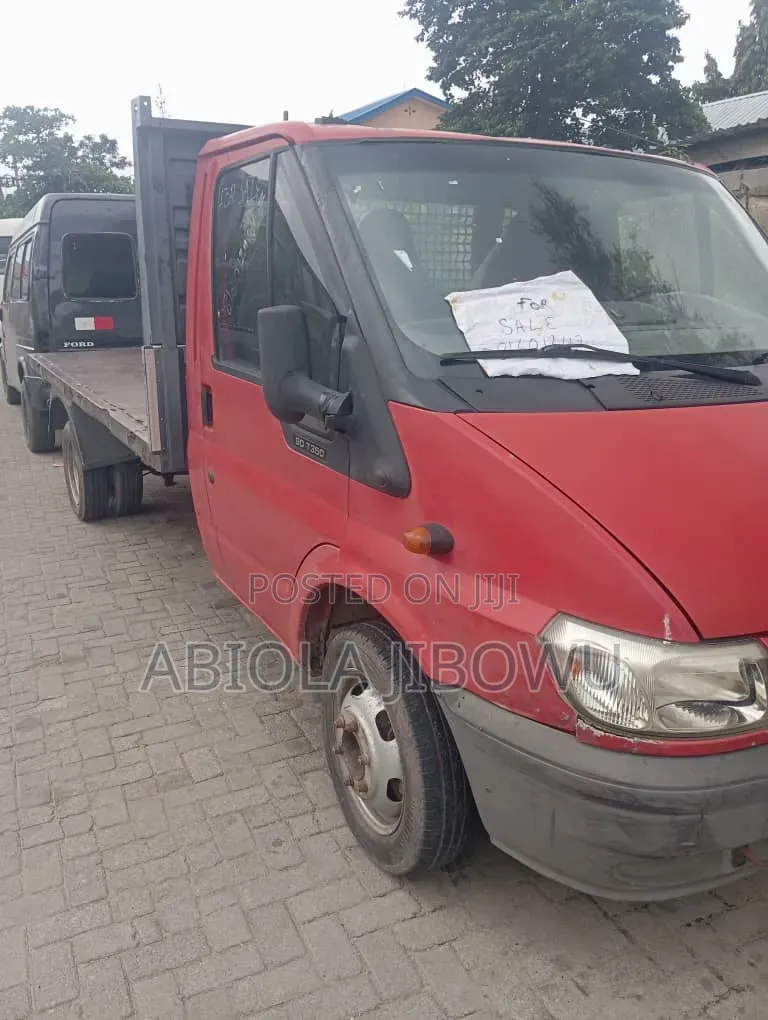 Ford Transit 2005 Red