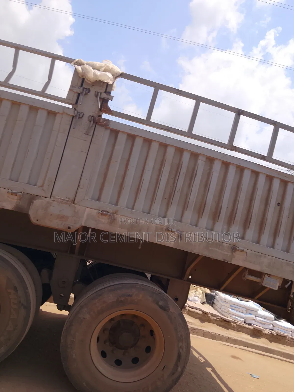 Mangal Cement √ 