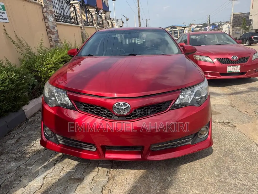 Toyota Camry SE V6 4dr Sedan (3.5L 6cyl 6A) 2012 Red