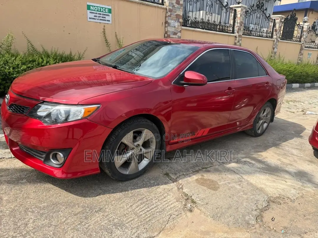 Toyota Camry SE V6 4dr Sedan (3.5L 6cyl 6A) 2012 Red