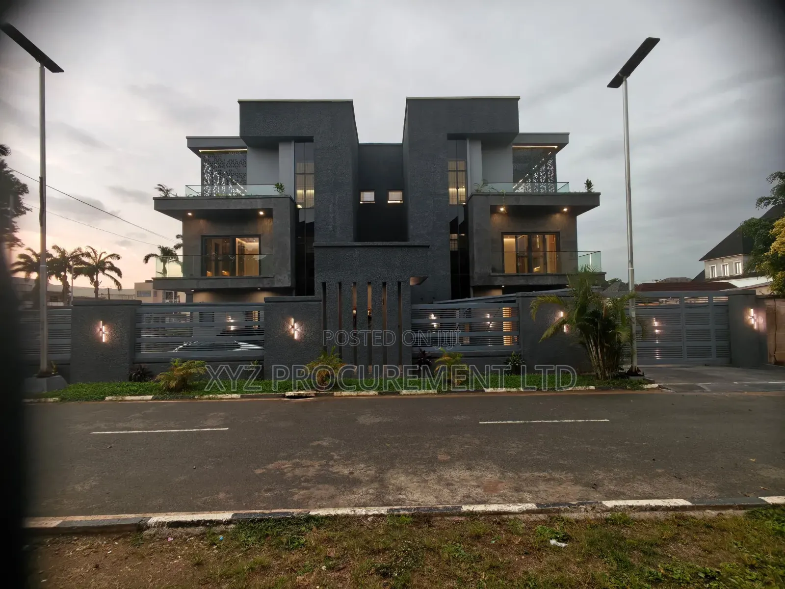 12bdrm Duplex in Zone 3 / Wuse for sale