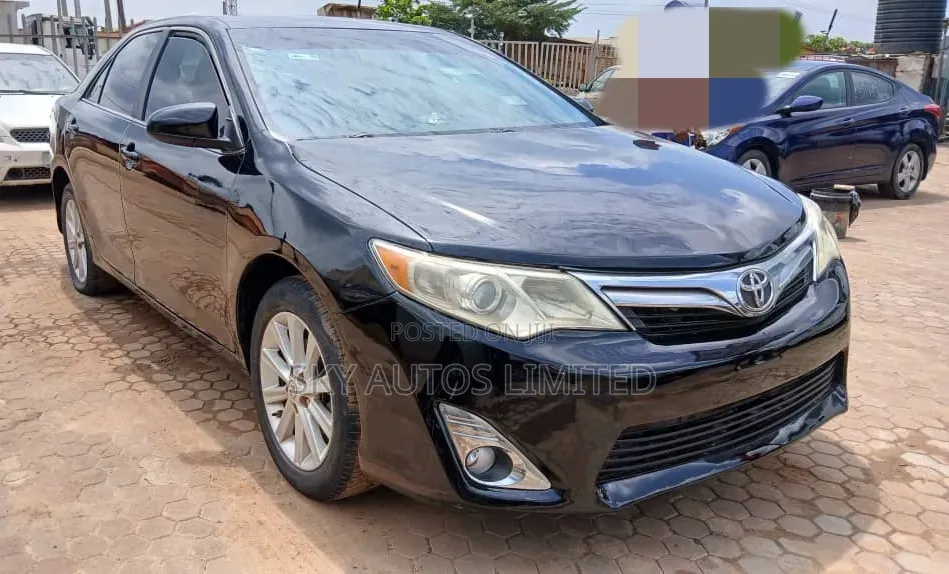 Toyota Camry LE 4dr Sedan (2.5L 4cyl 6A) 2013 Black