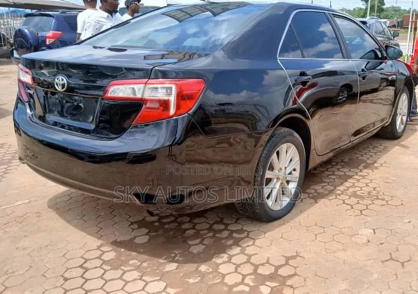 Toyota Camry LE 4dr Sedan (2.5L 4cyl 6A) 2013 Black
