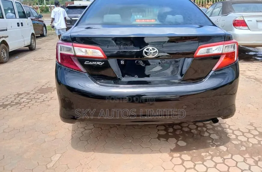 Toyota Camry LE 4dr Sedan (2.5L 4cyl 6A) 2013 Black