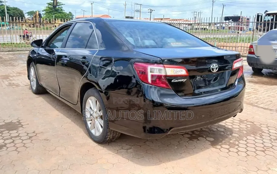 Toyota Camry LE 4dr Sedan (2.5L 4cyl 6A) 2013 Black