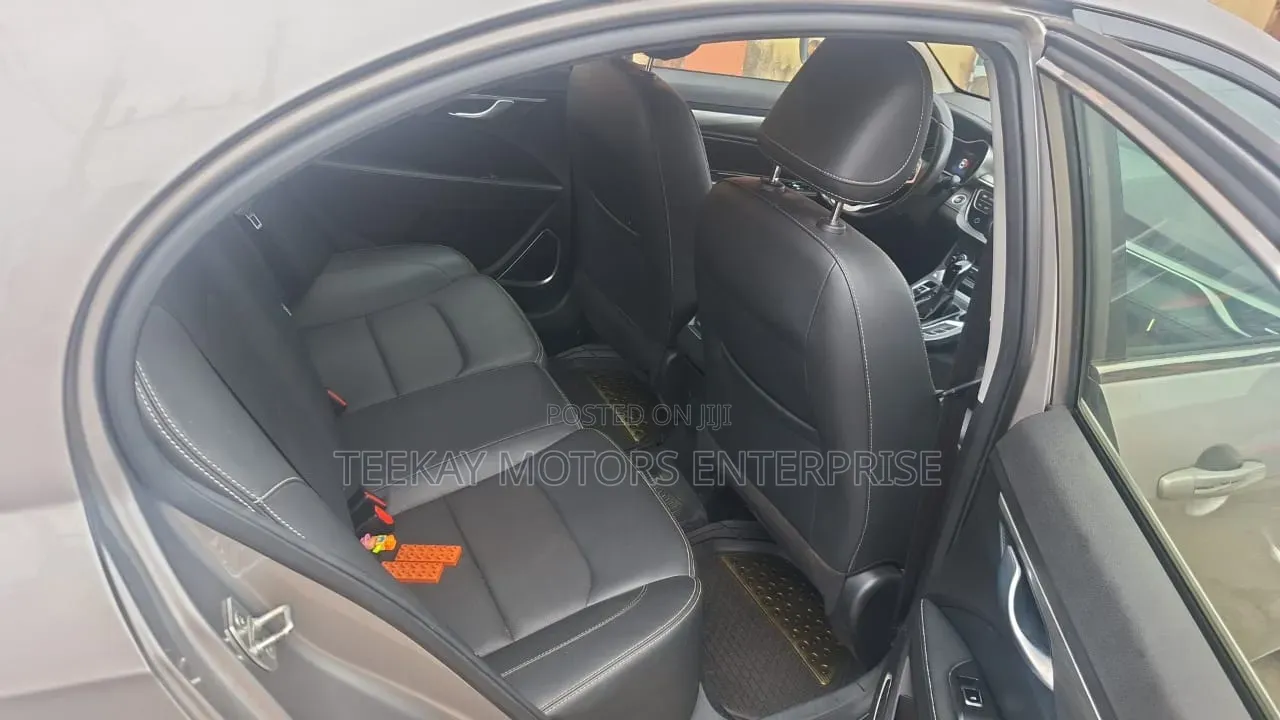 Geely Emgrand EC7 2021 Gray