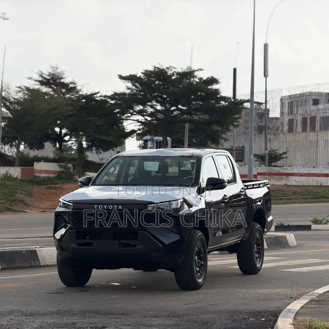 New Toyota Hilux 2026 Black