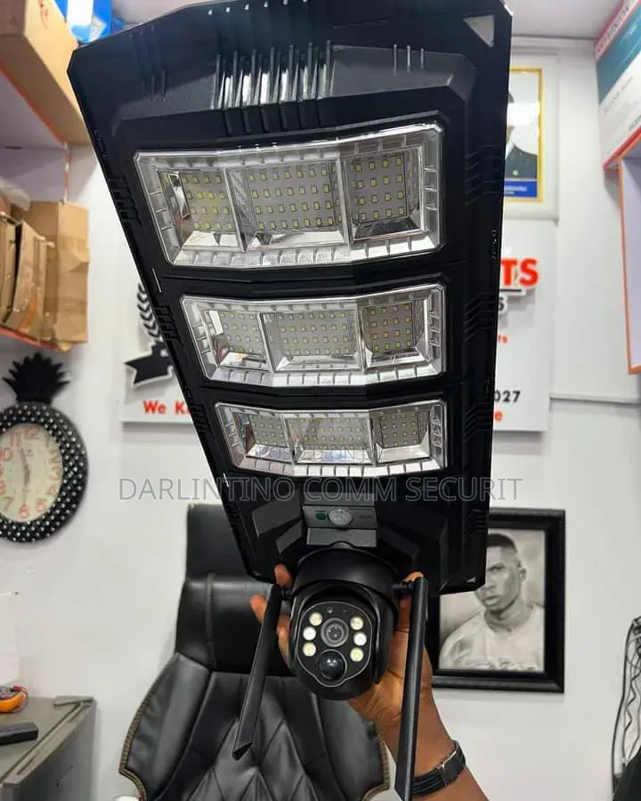 AI Solar Street Light With an Integrated HD PTZ CCTV Camera.