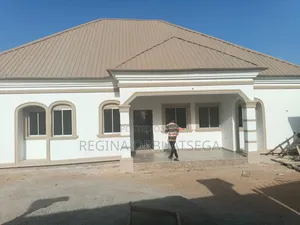 4bdrm Bungalow in Jos for rent