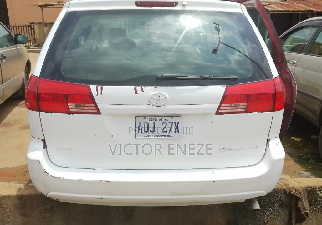 Toyota Sienna 2006 White