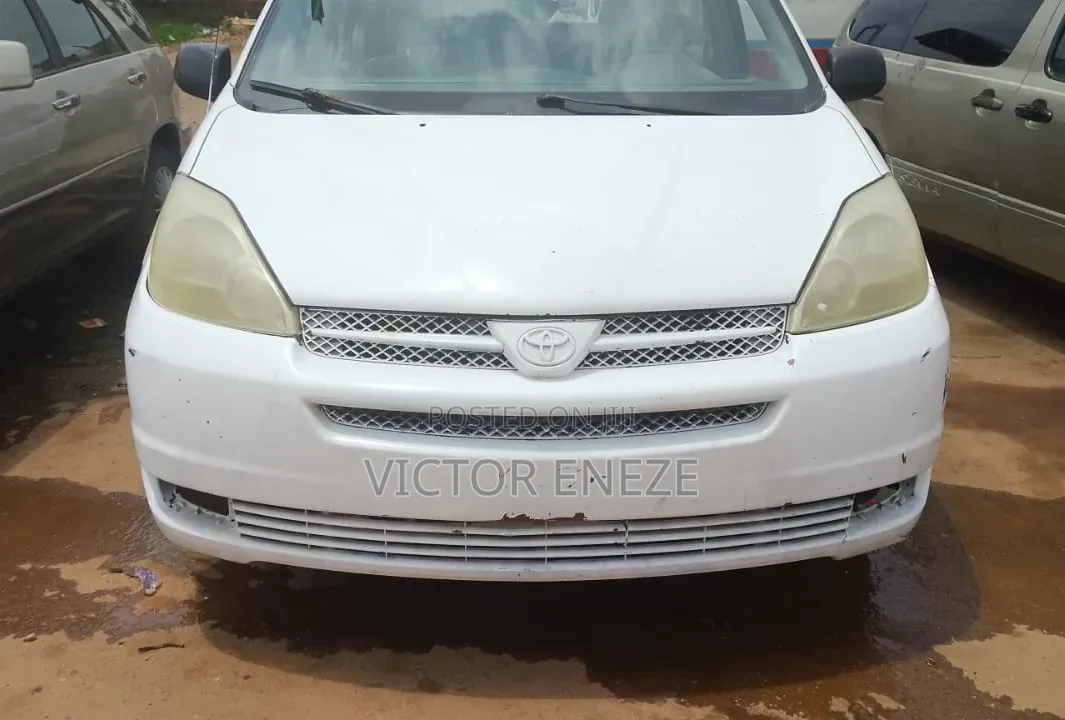 Toyota Sienna 2006 White